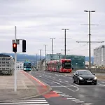 Modern Danube - 3 Min To Hauptplatz - Netflix Apartment