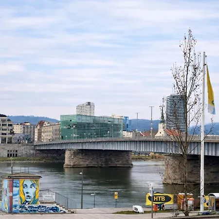 Lägenhet Modern Danube - 3 Min To Hauptplatz - Netflix Linz